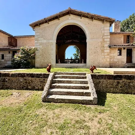 Domaine Epona, L'aube, Deux 펜션